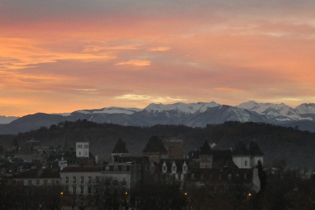 Location TPE Pau et dans les pyrénées atlantique